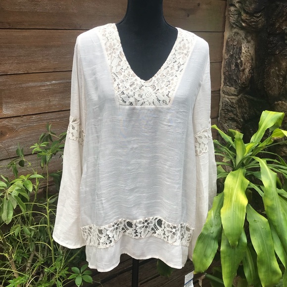 living doll Tops - Tunic with Lace and Bell-sleeves